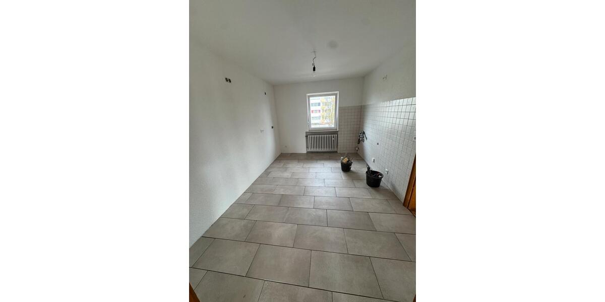 Etagenwohnung Hockenheim - 4 Zimmer, 90 m&sup2;, 1.360&euro; | Angebot:25216188