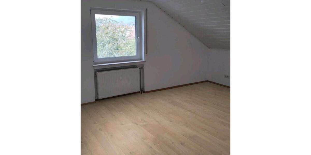 Dachgeschoßwohnung Nußloch - 3 Zimmer, 68 m&sup2;, 880&euro; | Angebot:24788287
