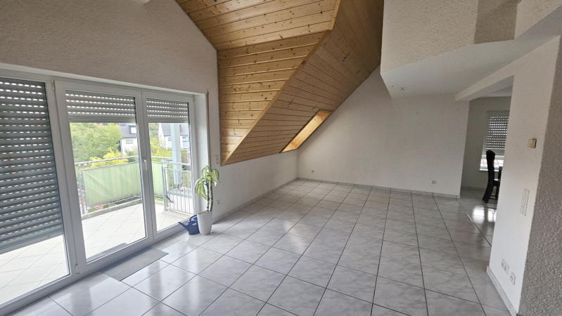 ObjNr:19757 - Sehr gepflegte 3,5 Zi ET-Maisonettewohnung mit Balkon und PkW-Stellplatz in LU-Maudach - Dachgeschoßwohnung Ludwigshafen am Rhein Rheingönheim | Angebot:22925644