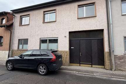 Haus Plankstadt - 7 Zimmer, 175 m&sup2;, 2.350&euro; | Angebot:24978319