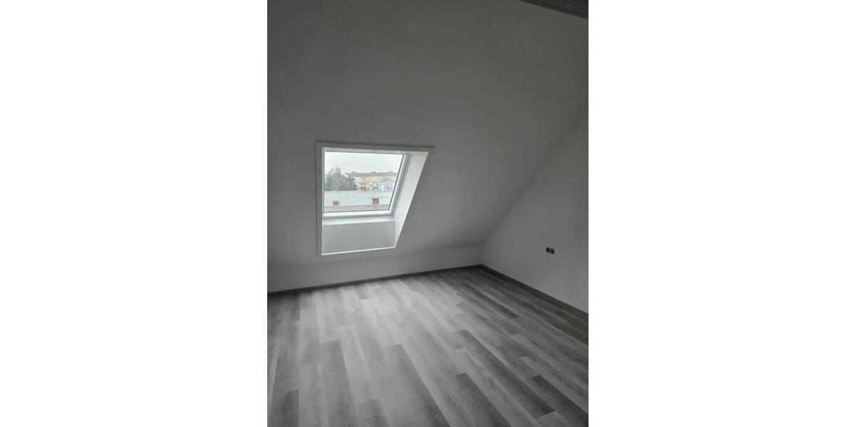 Dachgeschoßwohnung Mannheim Rheinau - 3 Zimmer, 112 m&sup2;, 1.390&euro; | Angebot:24473806