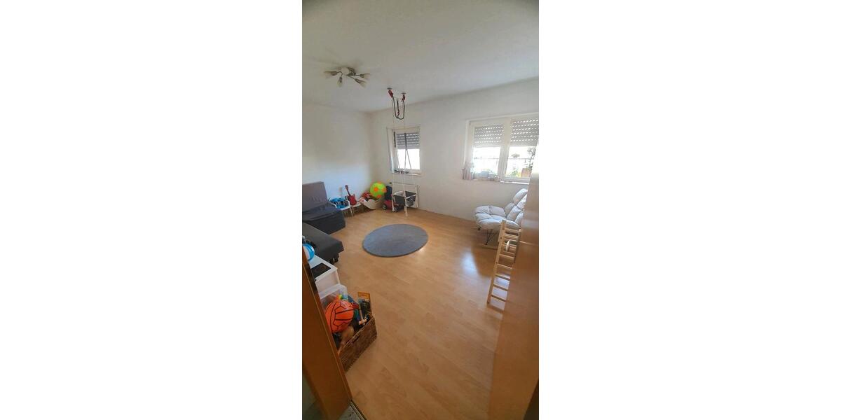 Großzügige 5-ZKB Etagenwohnung mit U-förmiger Dachterasse 5 zimmer