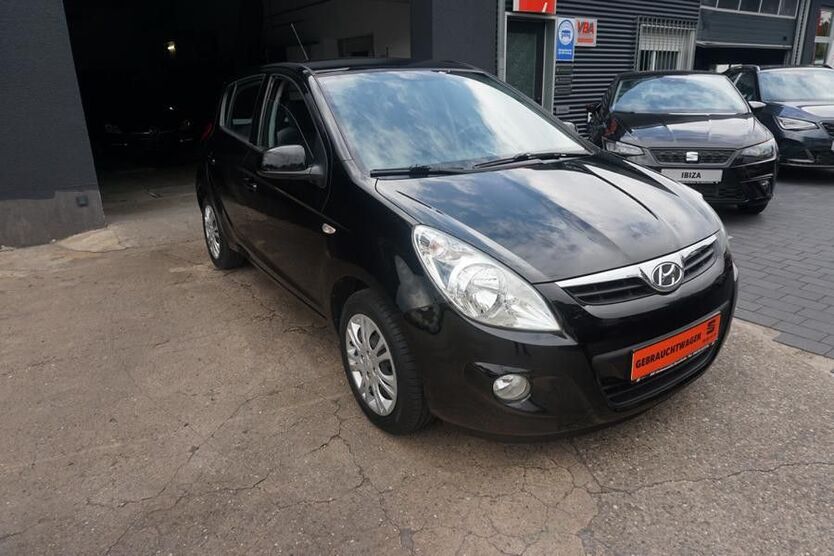 i20