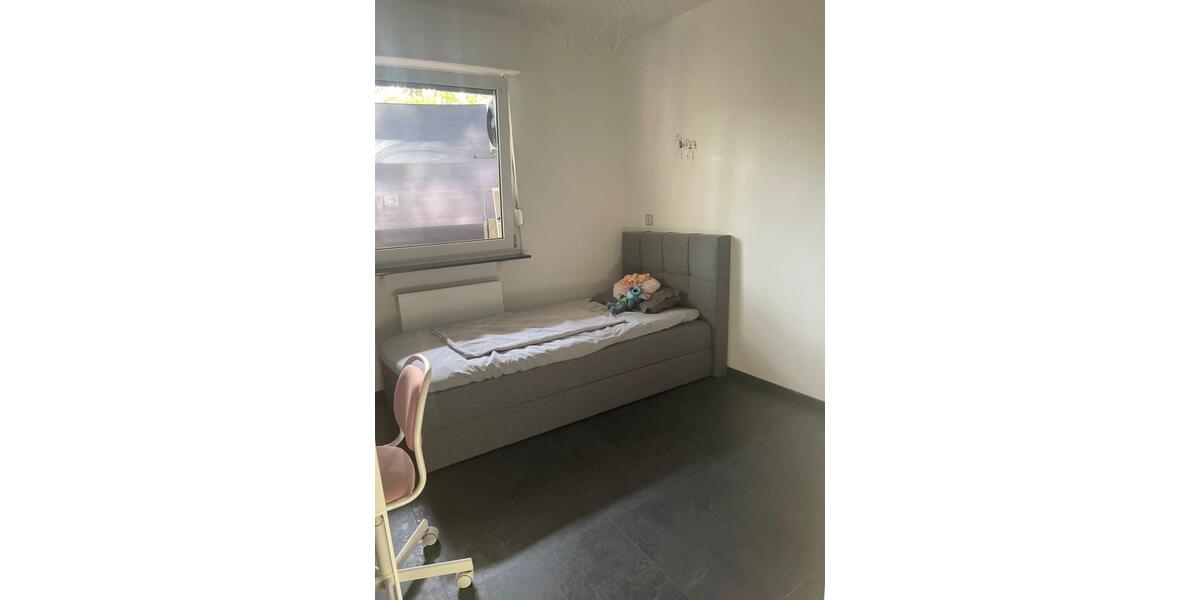 Etagenwohnung Ludwigshafen am Rhein Ludwigshafen-Oggersheim - 4 Zimmer, 100 m&sup2;, 1.600&euro; | Angebot:25323609