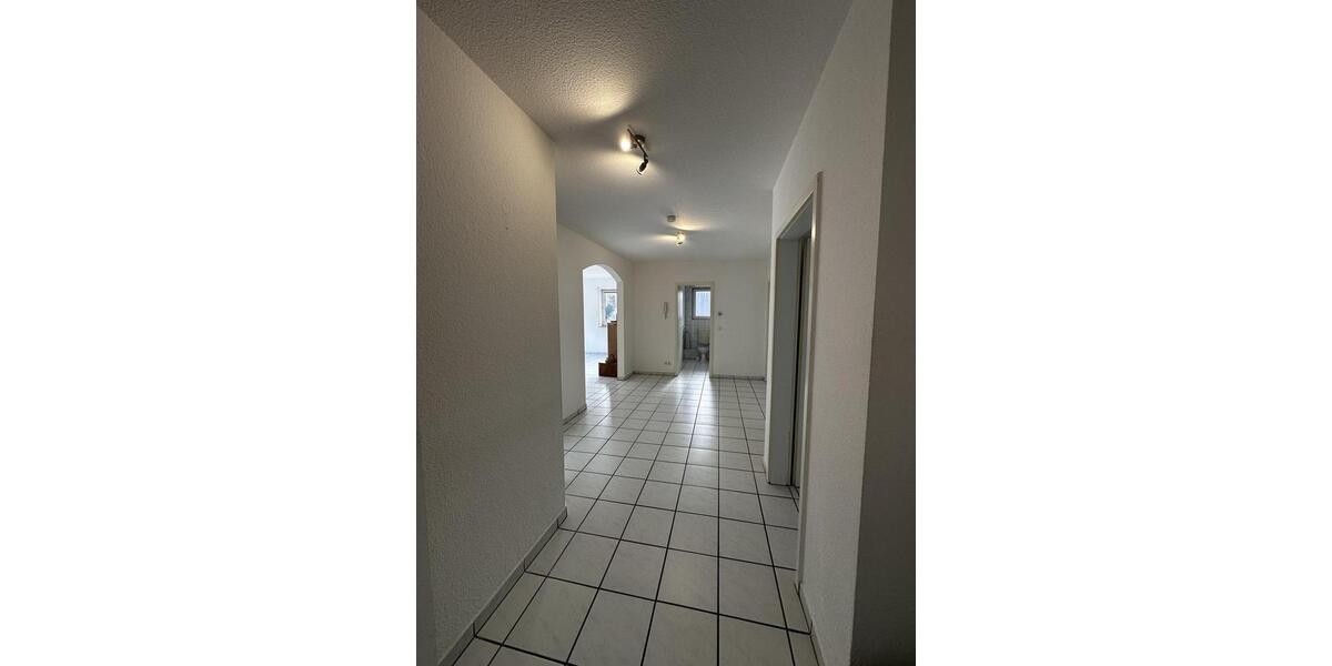 Etagenwohnung Bensheim - 3 Zimmer, 85 m&sup2;, 1.050&euro; | Angebot:25403852