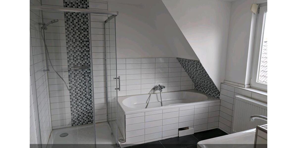 Etagenwohnung Mannheim Hochstätt - 3 Zimmer, 93 m&sup2;, 1.306&euro; | Angebot:25081507