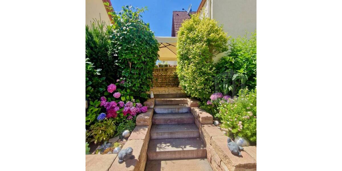 *** Charmantes Einfamilienhaus mit Garten + Terrasse *** 6 zimmer