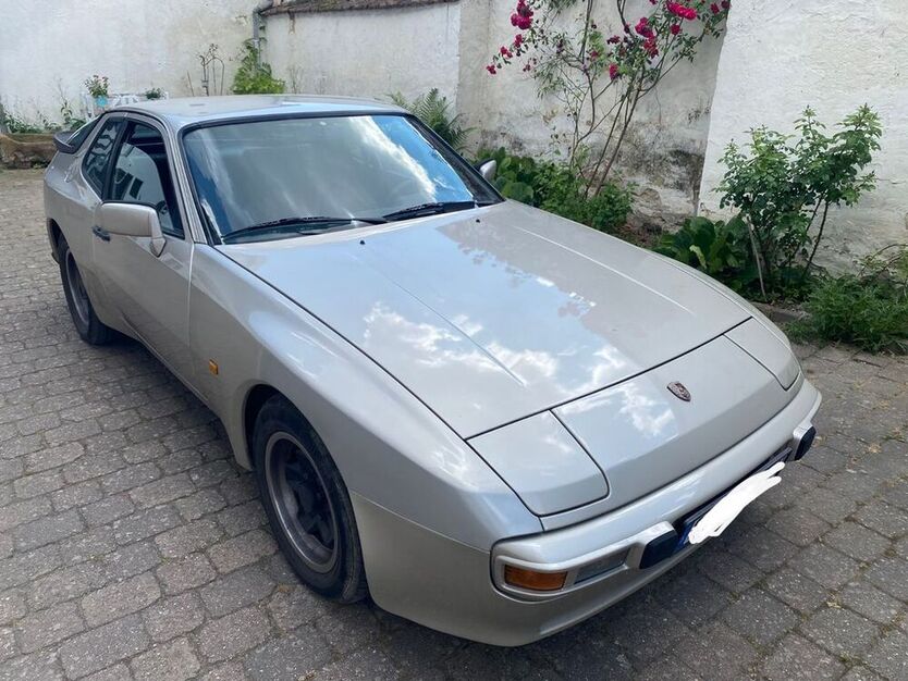 944
