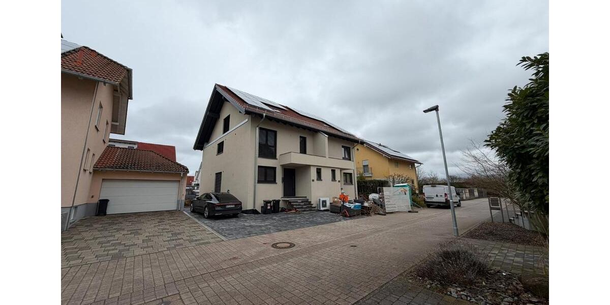 Doppelhaushälfte Waghäusel - 7 Zimmer, 203 m&sup2;, 2.200&euro; | Angebot:26066811