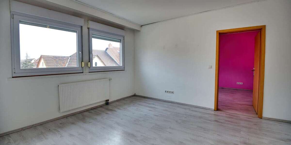 Bezugfsfreie 6 ZKBB mit XL-Panoramaterrasse & Gemeinschaftsgarten Gepflegtes 2FH mit Garage - Etagenwohnung Mannheim Sandhofen | Angebot:26749567