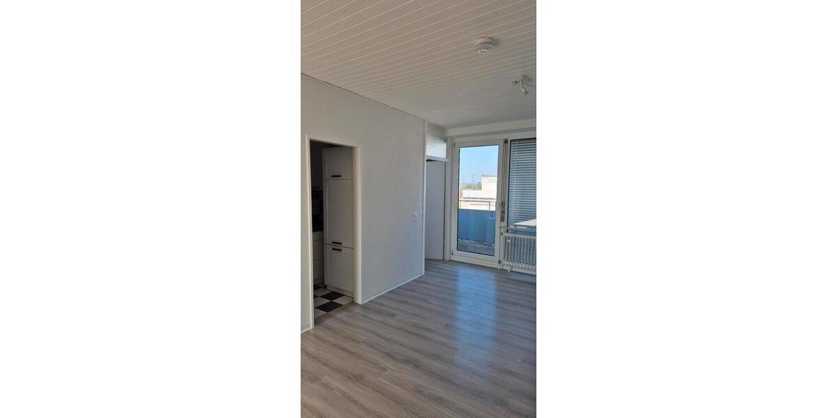 Dachgeschoßwohnung Oberhausen-Rheinhausen Rheinhausen - 1.5 Zimmer, 48 m&sup2;, 600&euro; | Angebot:24612664