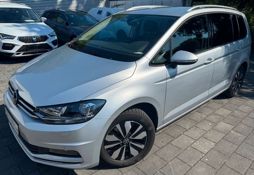 VW Touran 11.670 km 36.950 € Weinheim 69469