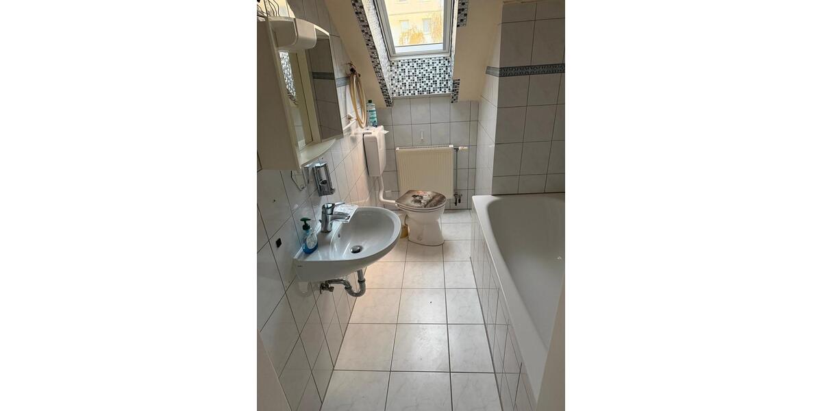 Dachgeschoßwohnung Mannheim Rheinau - 3 Zimmer, 70 m&sup2;, 800&euro; | Angebot:26699166