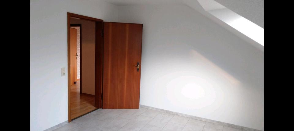 Dachgeschoßwohnung Schwetzingen - 2.5 Zimmer, 70 m&sup2;, 240.000&euro; | Angebot:24523925