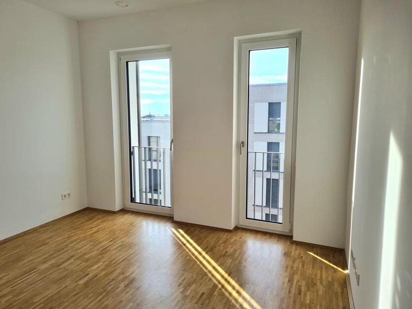 Lichtdurchflutetes WG Zimmer in der Bahnstadt