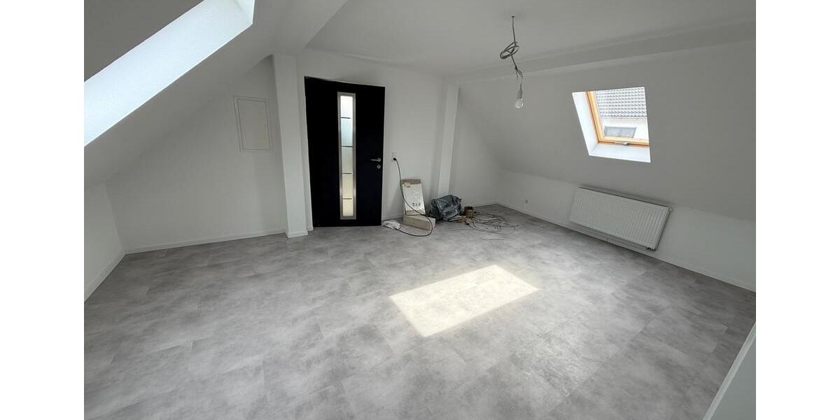 Dachgeschoßwohnung Hockenheim - 2 Zimmer, 85 m&sup2;, 1.250&euro; | Angebot:26625841