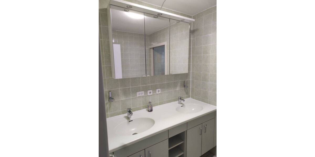 Etagenwohnung Mannheim Käfertal - 7 Zimmer, 167 m&sup2;, 2.080&euro; | Angebot:26806947