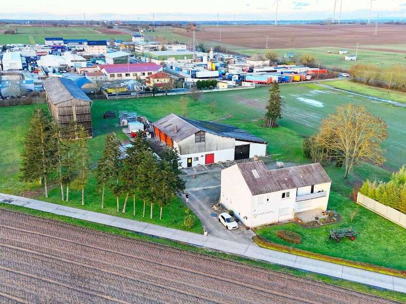 Grundstück zu verkaufen in Lingenfeld 695.000 € 11105 m²