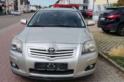 Toyota Avensis 220.000 km 2.490 &euro; Schifferstadt 67105