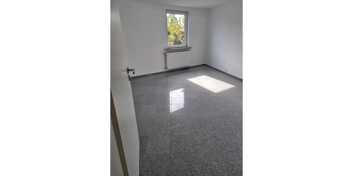 Dachgeschoßwohnung Worms - 3 Zimmer, 90 m&sup2;, 950&euro; | Angebot:26635122