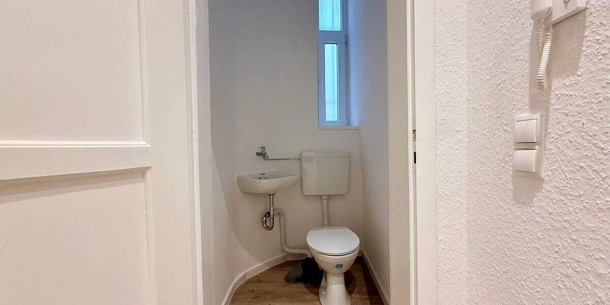 Erstbezug nach Sanierung - helle 3 ZKB-Erdgeschoss Altbauwohnung 3 zimmer