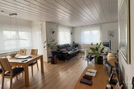 **Schmuckstück: TOP gepflegte 3 Zimmer-Wohnung mit Balkon, Garage, Stellplatz, in ruhiger Lage ...** 3 zimmer