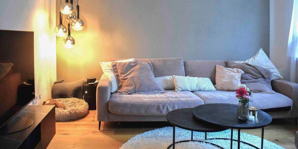 Modernisierte 3 Zi. Wohnung Maisonette, 2 Bäder, 2 Schlafzimmer, EBK, sonniger Balkon, TG Stell. 3 zimmer