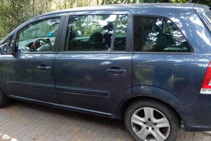 Opel Zafira 214.000 km 2.600 € Zwingenberg 64673
