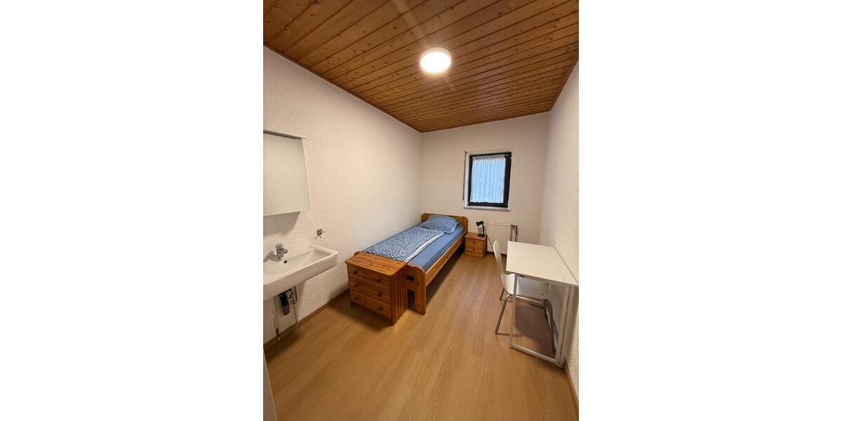 Erdgeschoßwohnung Ludwigshafen am Rhein Rheingönheim - 1 Zimmer, 12 m&sup2;, 470&euro; | Angebot:24982983