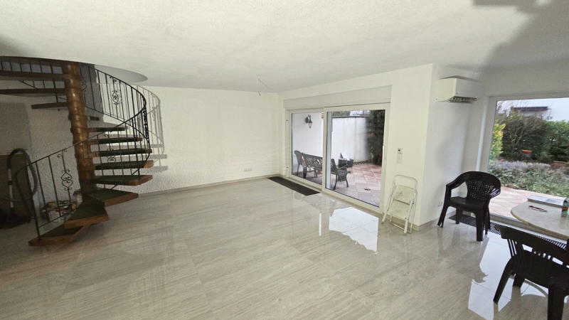 ObjNr:19621 - Exklusives REH, komplett modernisiert, in ruhiger Lage in FT-Studernheim 6 zimmer