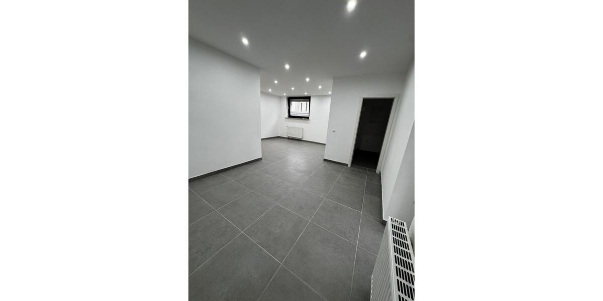 2,5 Zimmerwohnung im Erdgeschoss in Wallstadt mit Gartenanteil 2.5 zimmer