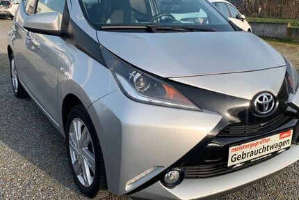 Toyota Aygo (X) 82.300 km 9.990 &euro; Bensheim 64625