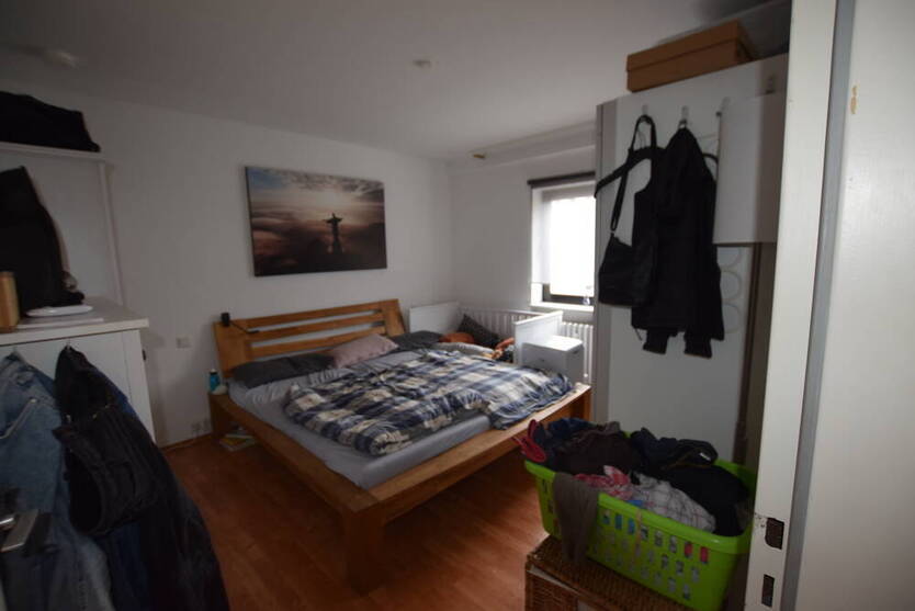 Helle Wohnung mit Balkon in ruhiger Lage