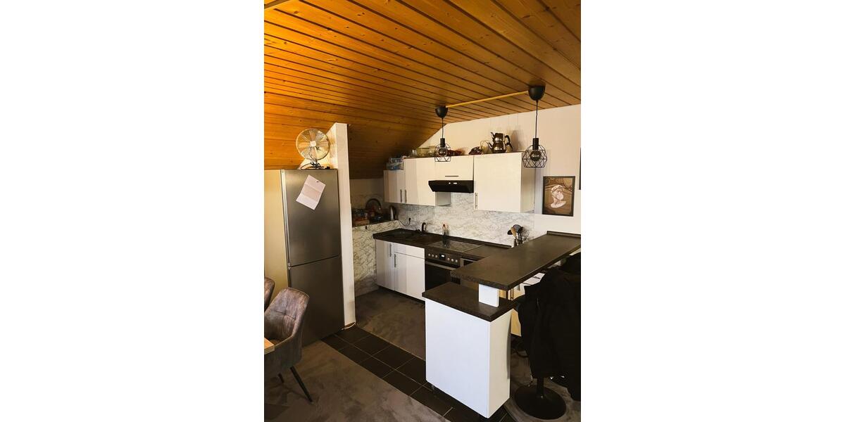 Dachgeschoßwohnung Ludwigshafen am Rhein Rheingönheim - 3 Zimmer, 75 m&sup2;, 900&euro; | Angebot:24563094