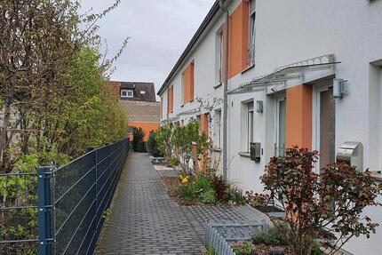 Modernes Reihenendhaus mit idyllischem Garten, Haus zur Miete **