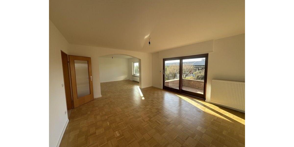 Leimen: 3 ZKB hoch am Hang, Terrasse u. Garage, renoviert 3 zimmer