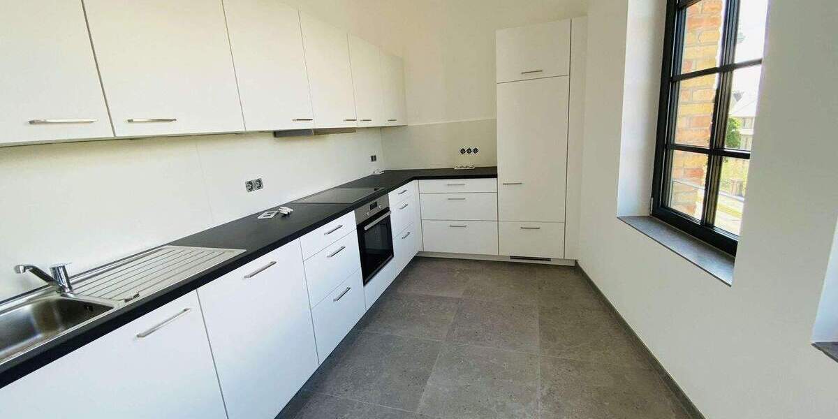Elegante & moderne 4 ZKB-Wohnung, teilklimatisiert mit Einbauküche, nähe MMT Campus & UMM 4 zimmer