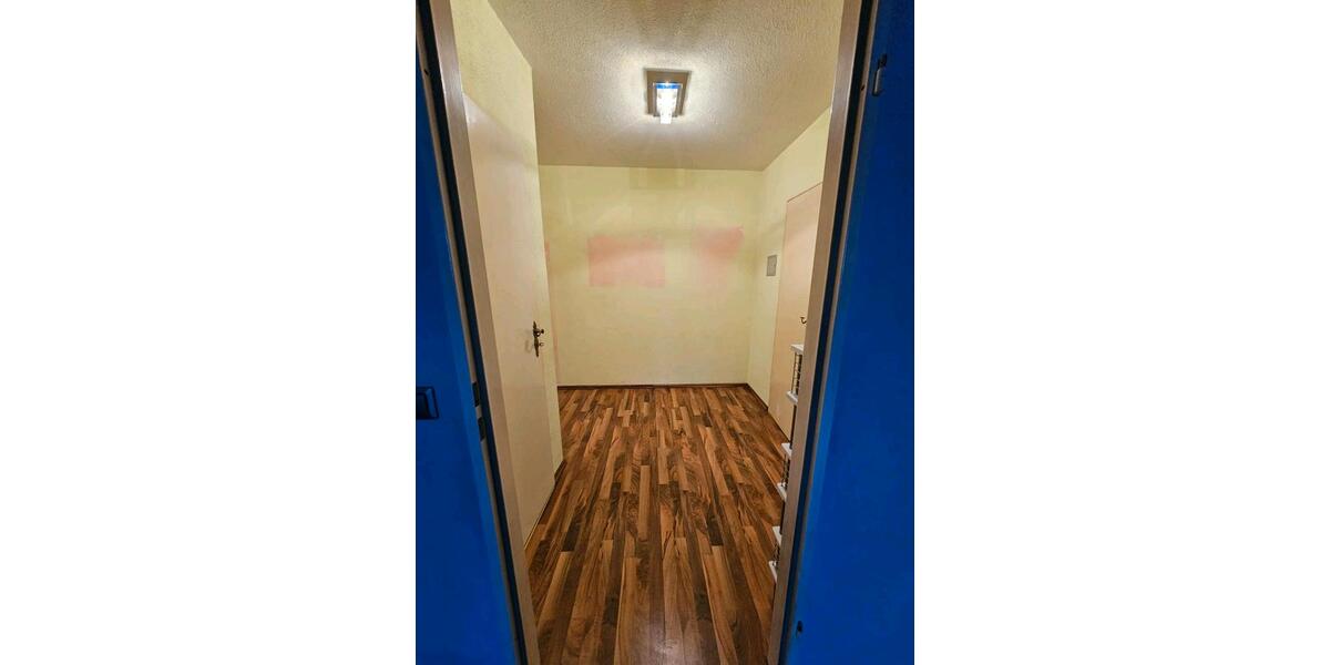 3-Zimmerwohnung mit Einbauküche, Balkon, Keller und PKW-Stellplat 3 zimmer