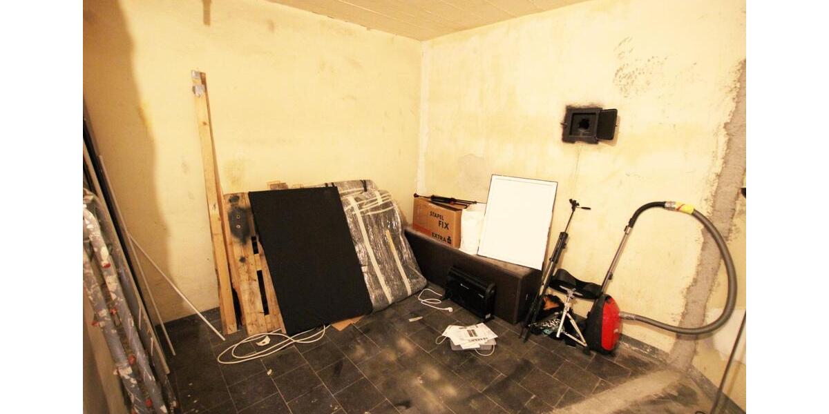 Komplettetage mit Aufzug 4. OG im Hochbunker Ludwigshafen zimmer