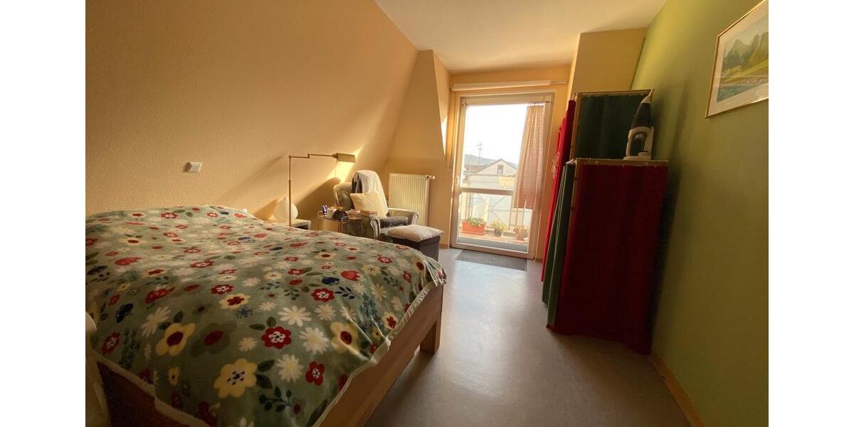 Dachgeschoßwohnung Leimen - 3 Zimmer, 89 m&sup2;, 1.100&euro; | Angebot:24571977