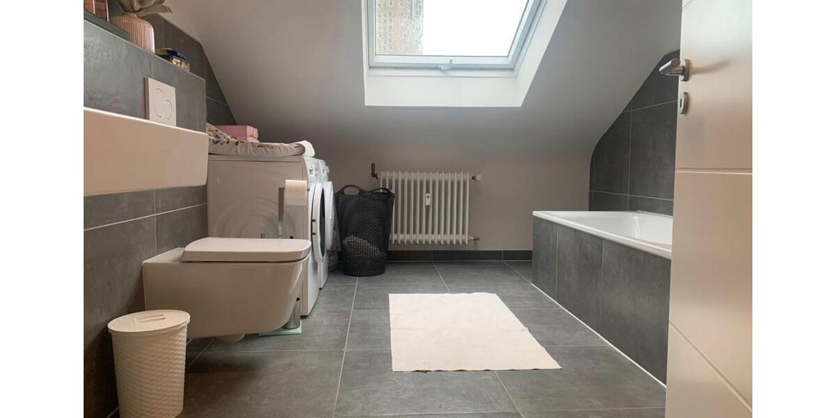 Dachgeschoßwohnung Mannheim - 3 Zimmer, 76 m&sup2;, 1.350&euro; | Angebot:26267590