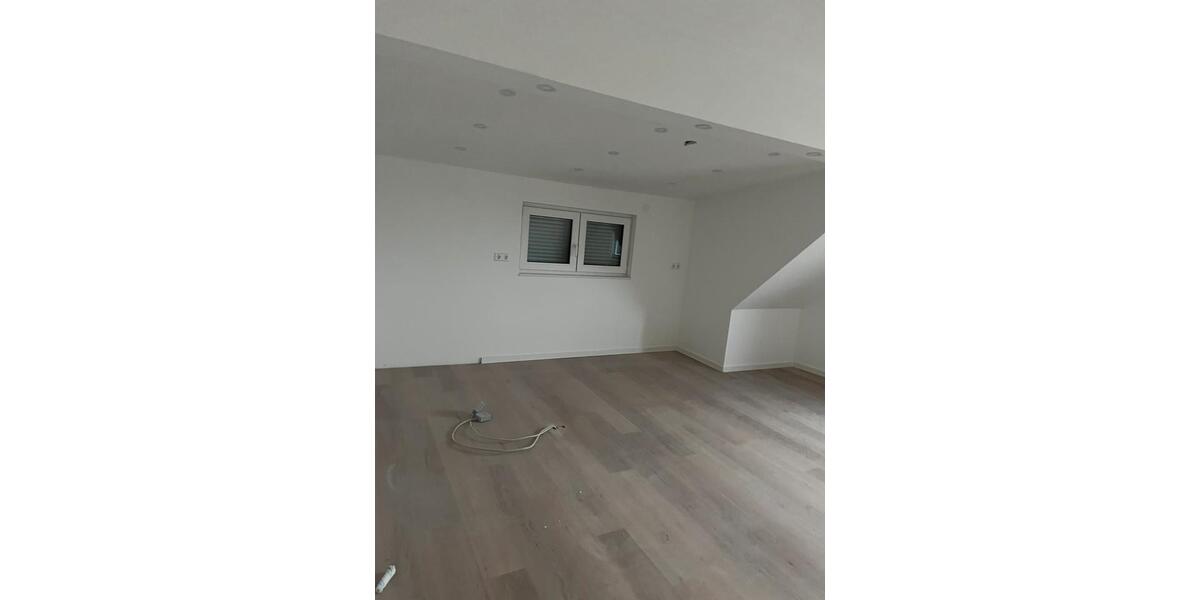 Dachgeschoßwohnung Haßloch - 3 Zimmer, 61 m&sup2;, 1.141&euro; | Angebot:24840792