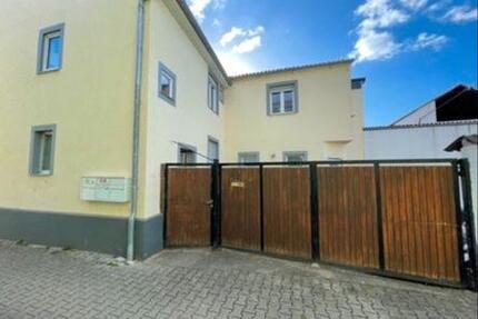 Mehrfamilienhaus, 3 Etagem, 8 Zimmer, 2 Küchen, 3 BadeZimmer!