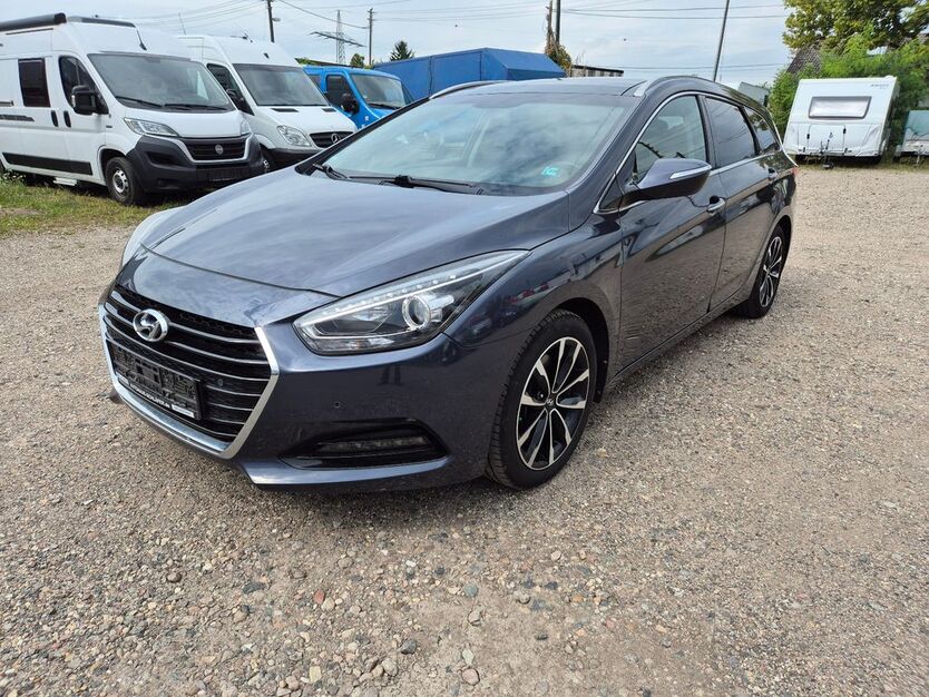 Hyundai i40 153.000 km 9.900 € Ludwigshafen 67065
