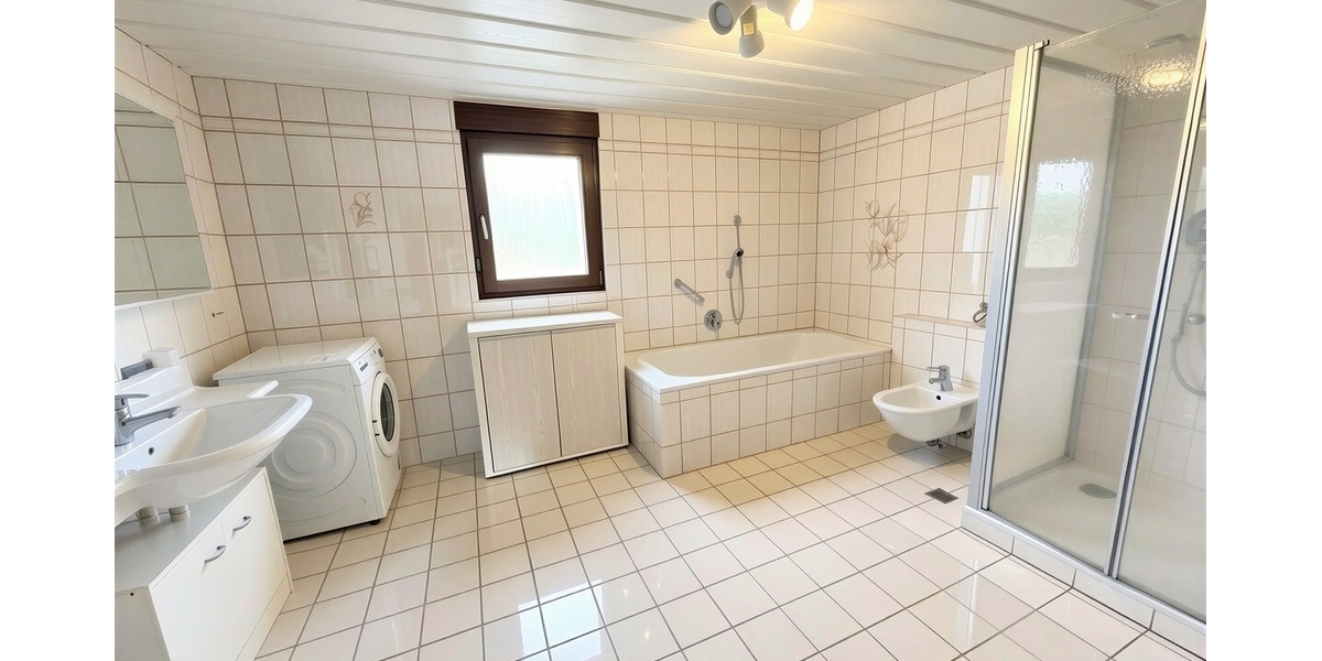 Charmantes Zweifamilienhaus mit Einliegerwohnung und traumhaftem Garten in Heppenheim - Zweifamilienhaus Heppenheim (Bergstraße) | Angebot:27248767