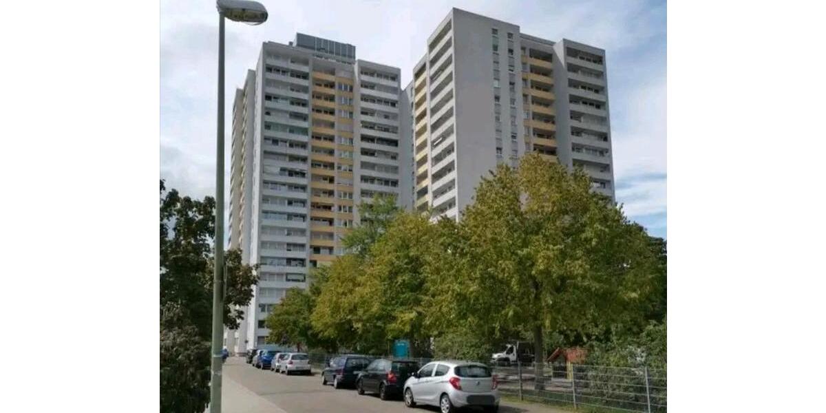 3-Zimmerwohnung mit Einbauküche, Balkon, Keller und PKW-Stellplat 3 zimmer