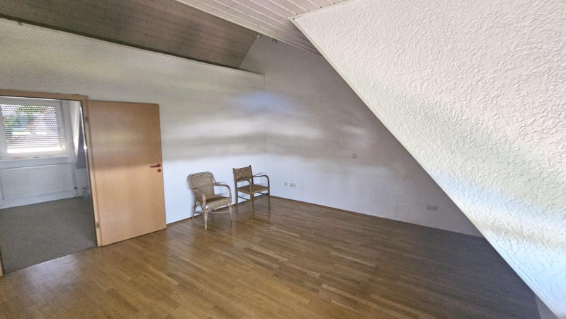 ObjNr:19704 - Gepflegtes 2- bis 3-Familienhaus mit großem Garten in Mannheim-Käfertal 11 zimmer