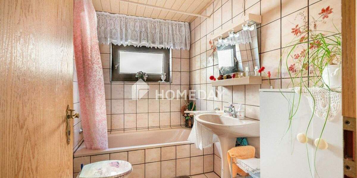 Zwei Wohneinheiten, ein Zuhause: charmantes Reihenhaus mit Anbau und vielseitigem Platzangebot in P 9 zimmer