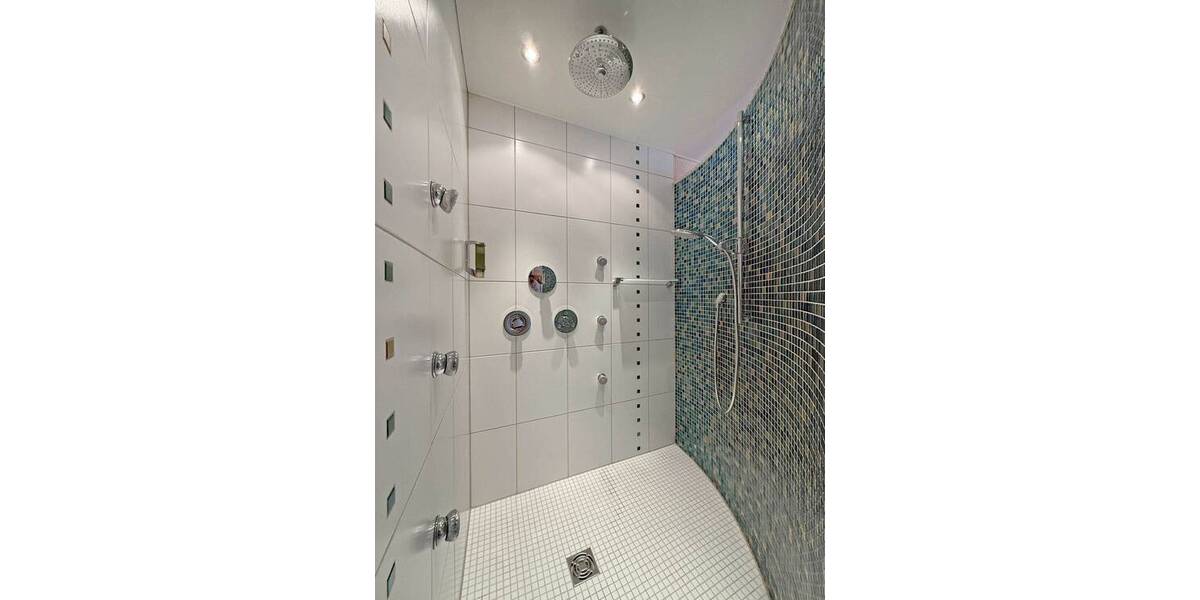 Mehrfamilienhaus, Wohnhaus Hockenheim - 7 Zimmer, 241 m&sup2;, 725.000&euro; | Angebot:26140296