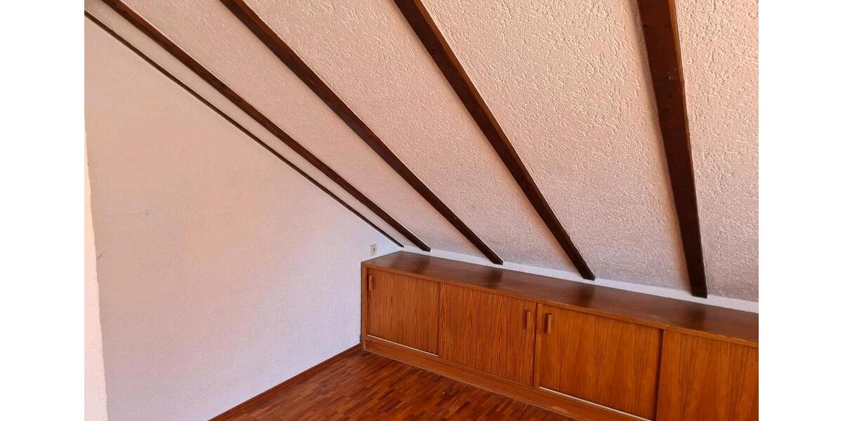 Dachgeschoßwohnung Ludwigshafen am Rhein Ludwigshafen-Oggersheim - 3 Zimmer, 106 m&sup2;, 1.400&euro; | Angebot:26227484